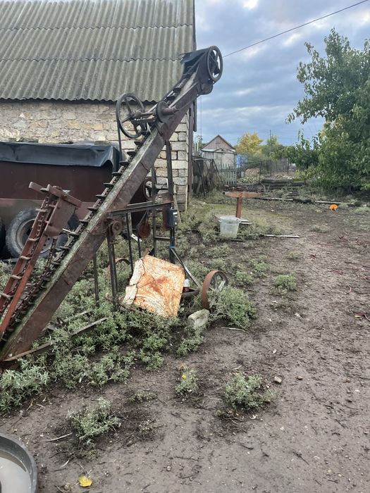 Продаю погрузчик шкребковий