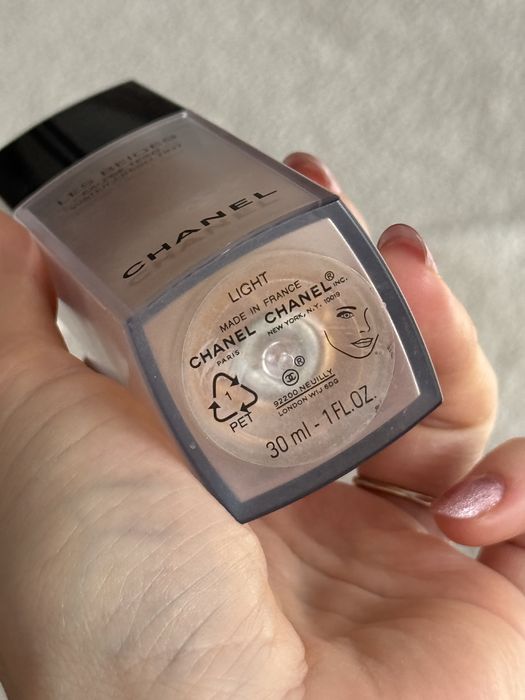 CHANEL les beiges eau de teint Light
