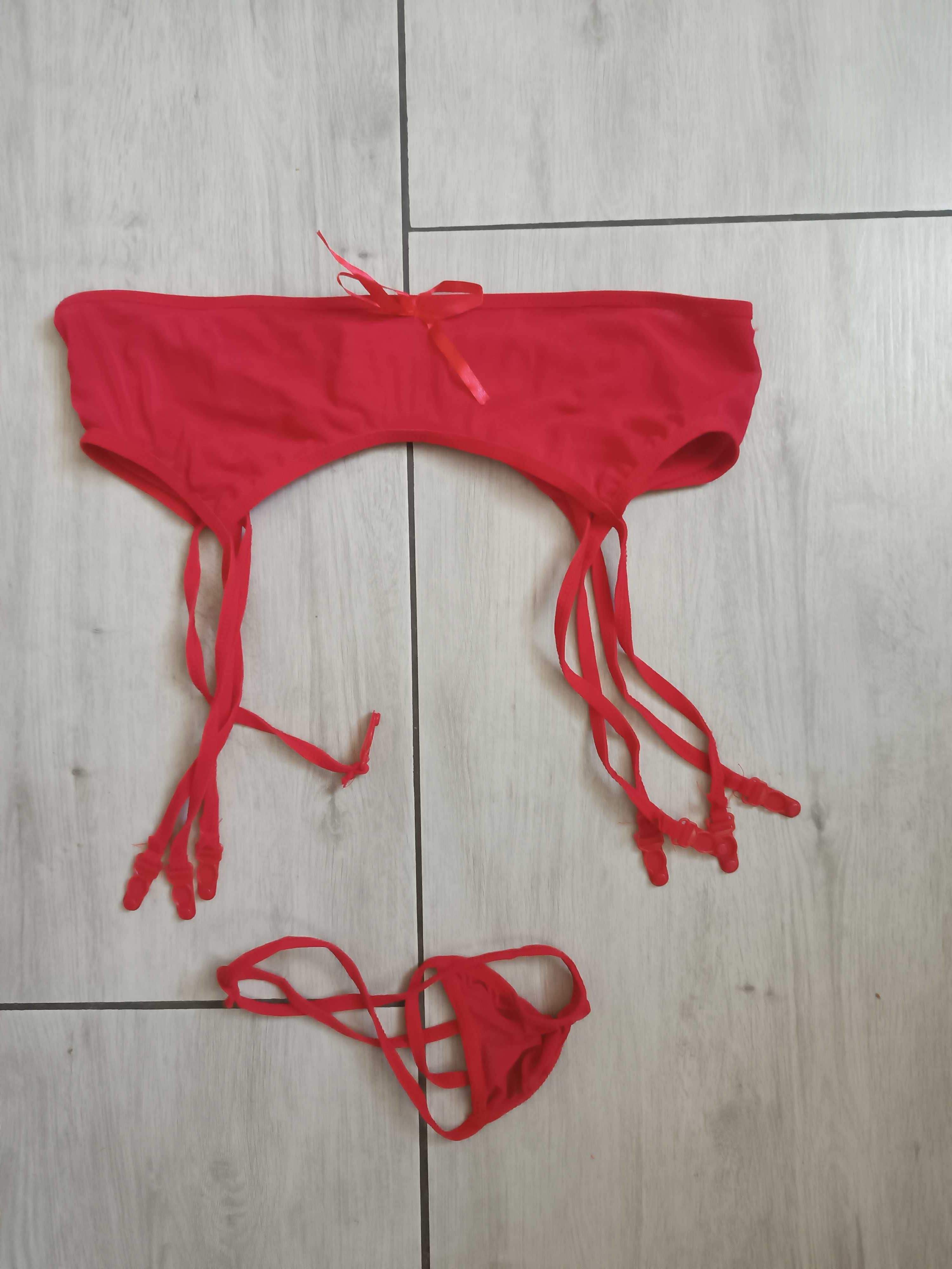 Pas do pończoch plus stringi