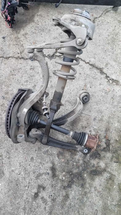 Zwrotnica prawy przód  Audi a4 b8 a5