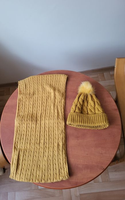 Komplet czapka +komin w miodowym kolorze
