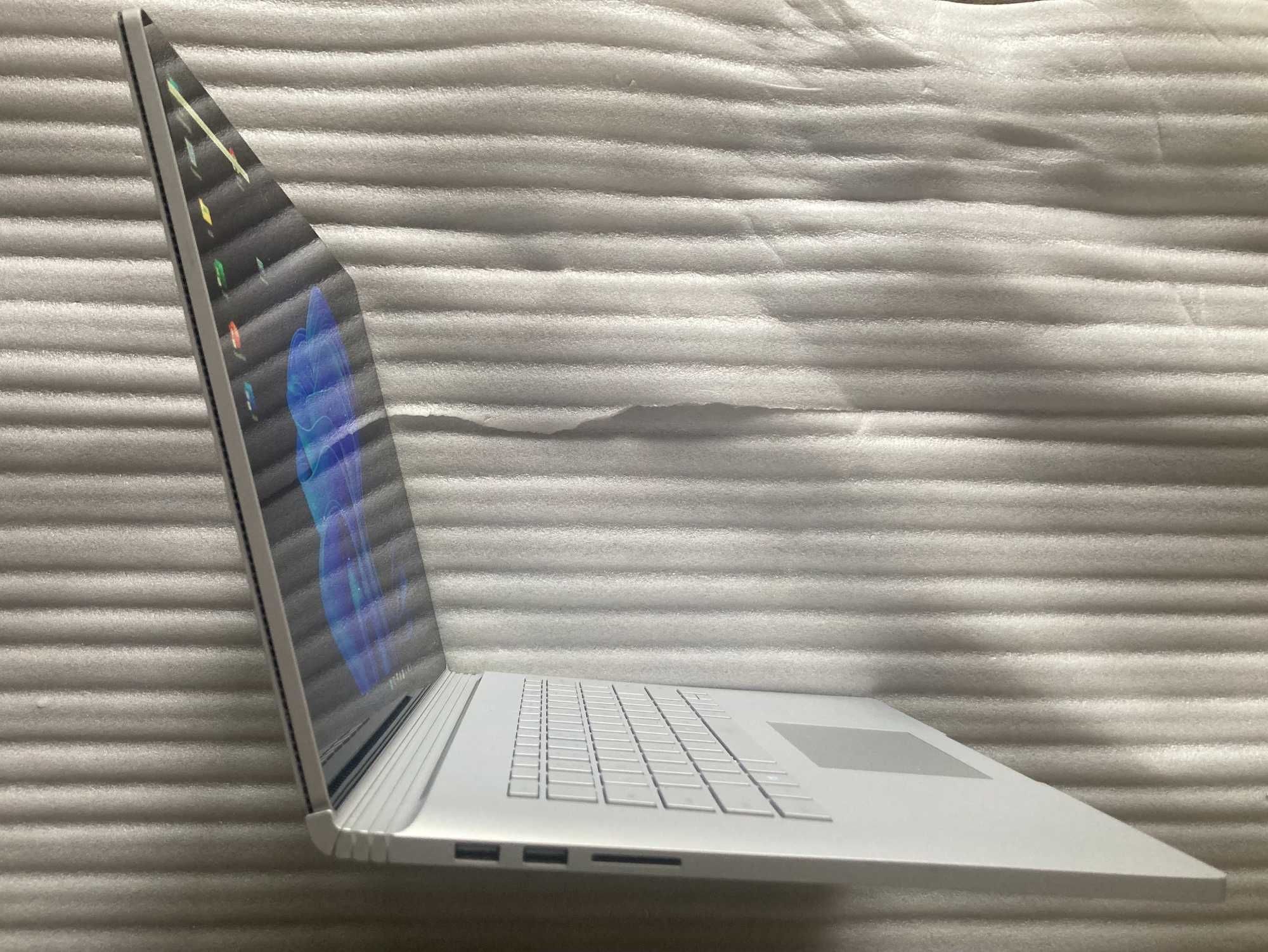i7,16GB,1TB,NVIDIA GTX1060 6GB Трансформер Microsoft Surface Book 2 15