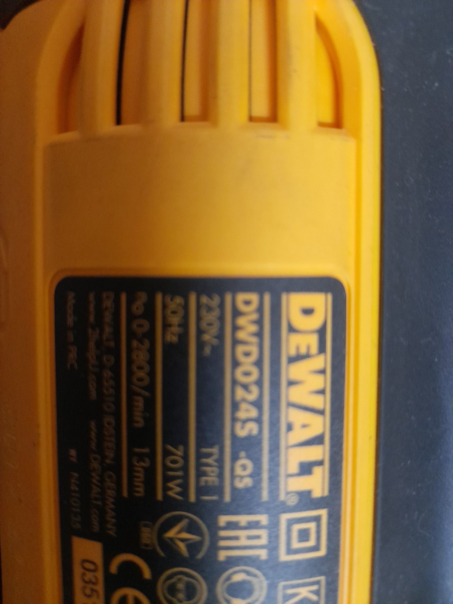 Máquina de furar dewalt