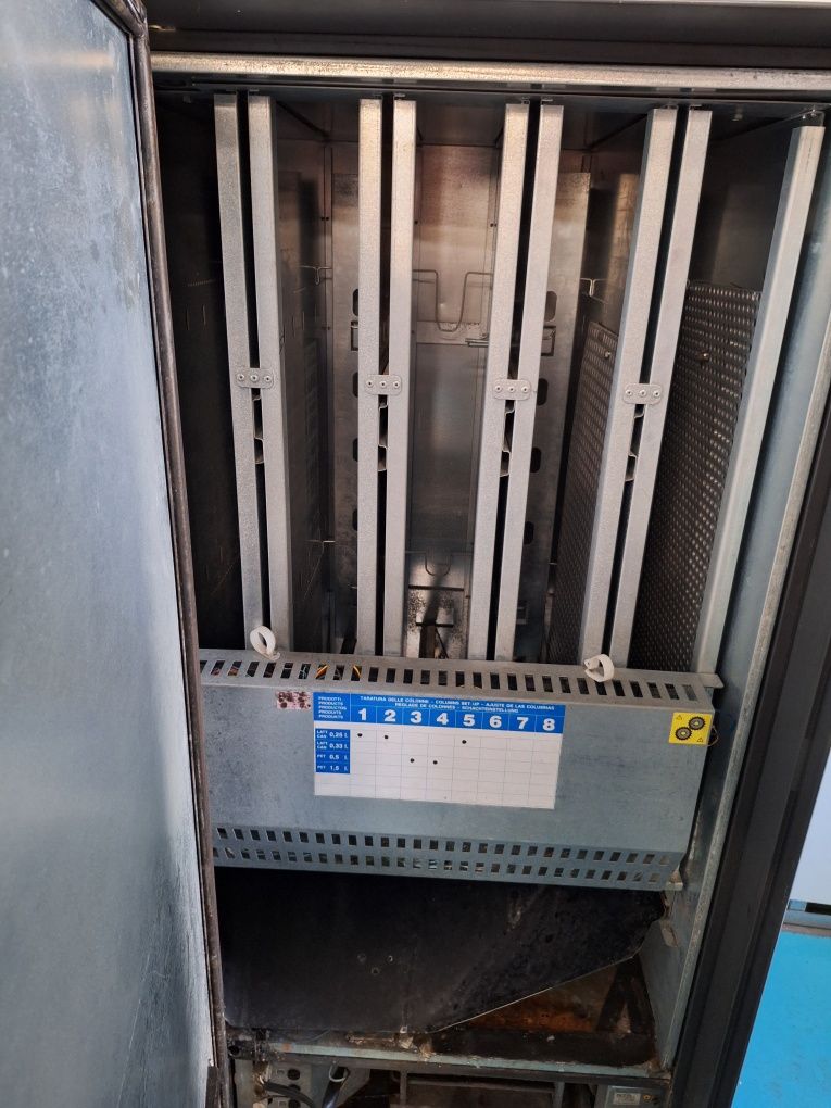 Máquina vending bebidas frias