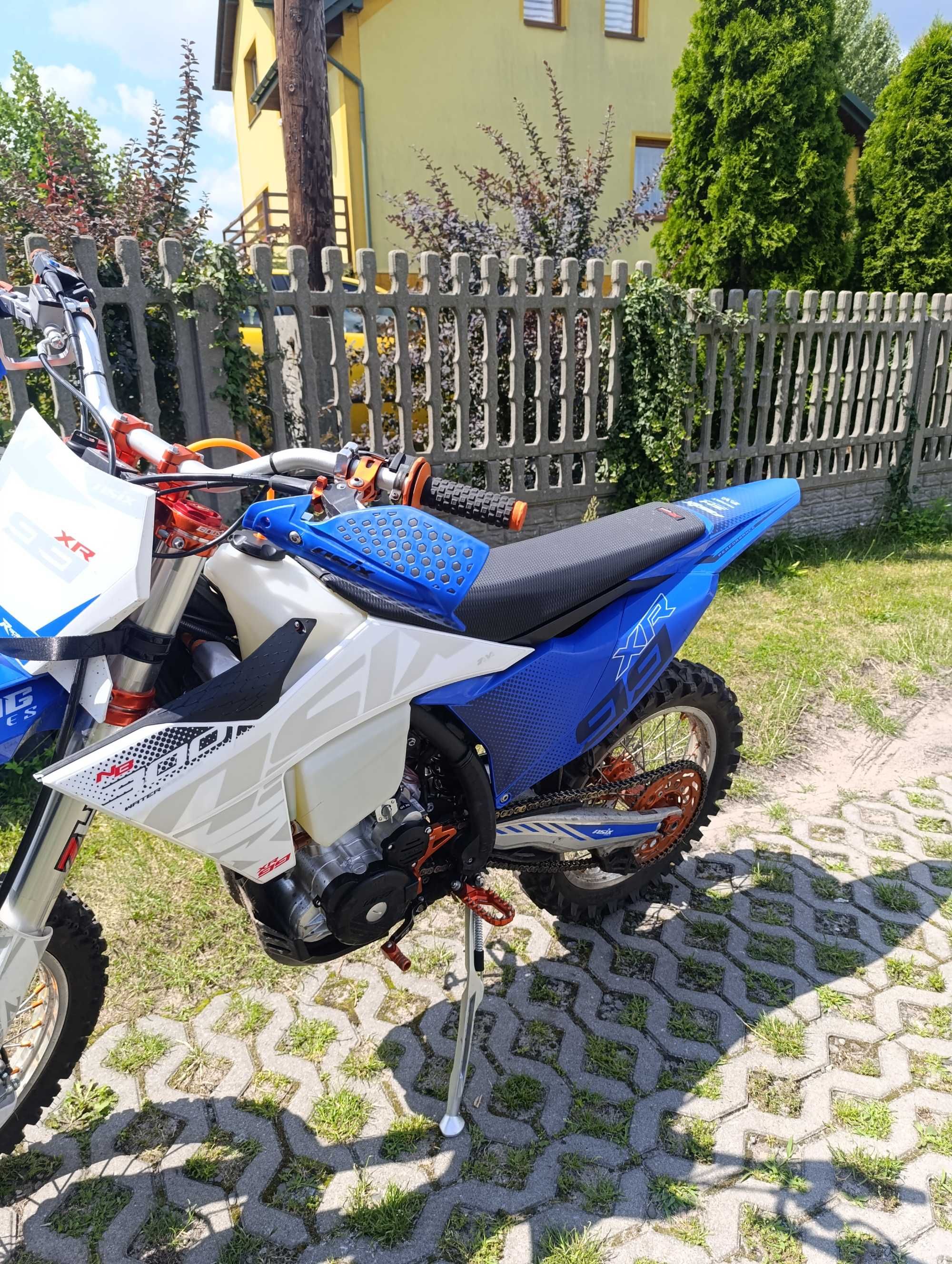 ASIX XR99 2025r.