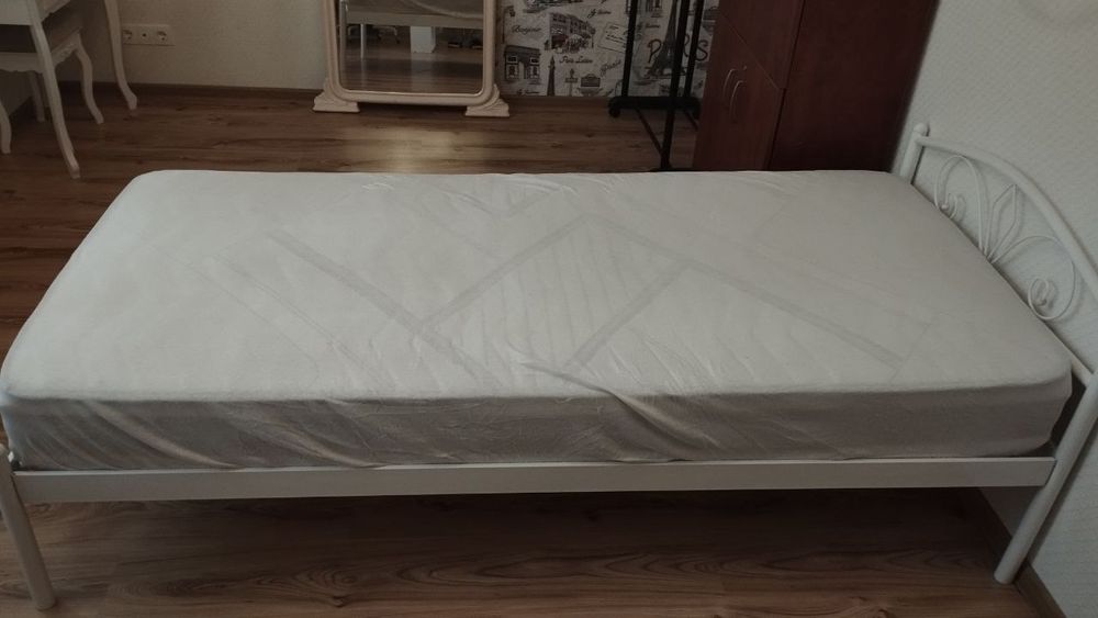 Ліжко металеве 90х200 з МАТРАЦОМ