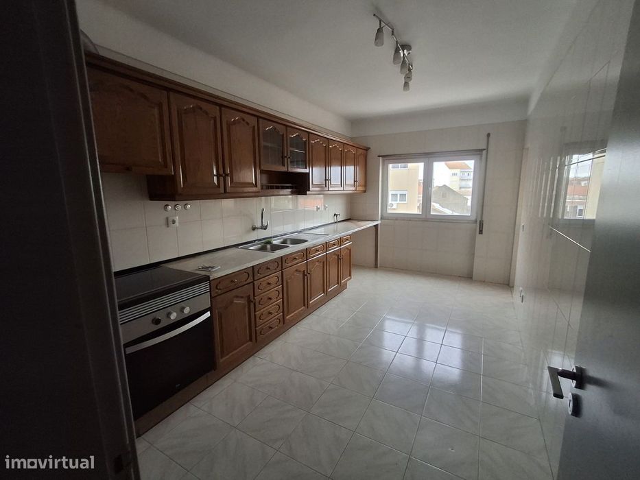 Apartamento T3 em zona sossegada e central do Montijo