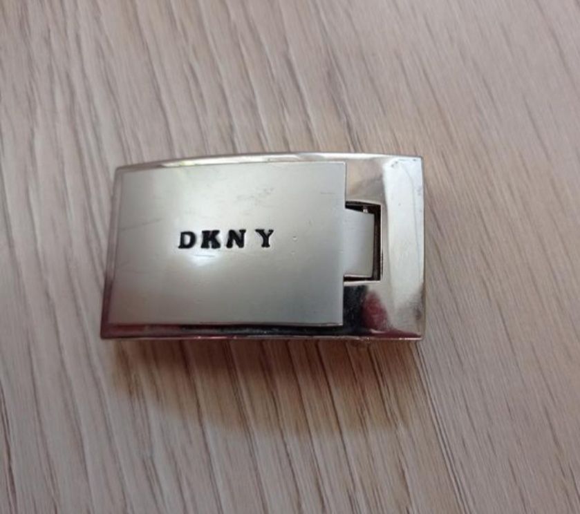 DKNY знімна пряжка