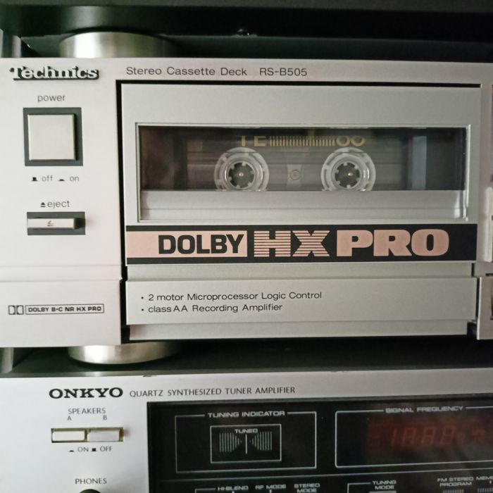 Продається касетна дека Techics RS-B505 клас АА а також ресивер Onkyo!