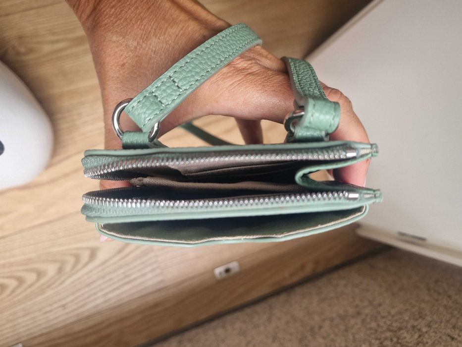 Carteira de telemóvel do Emporio Armani