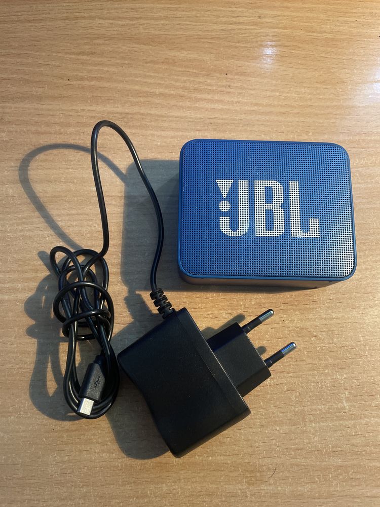 Glosniczek JBL bluetooth super stan sprawny + ladowarka gratis