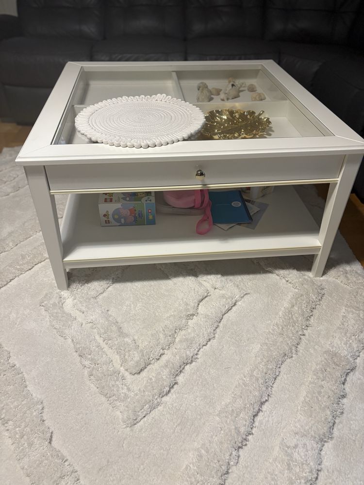 Bialy stolik kawowy ikea