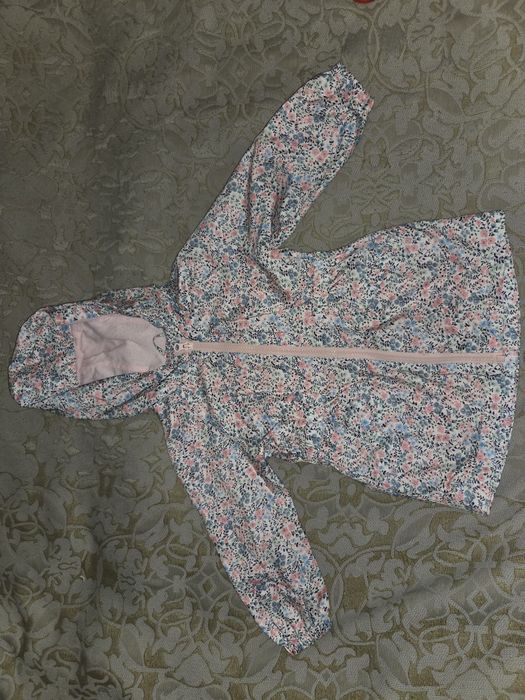 Вітровка для дівчинки