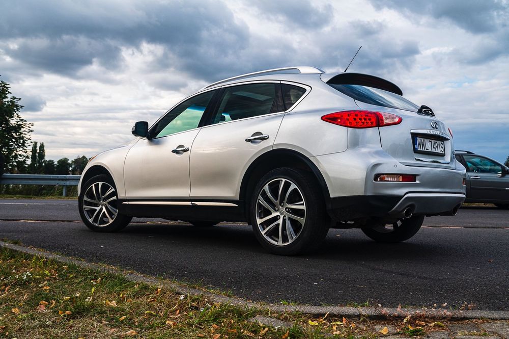 Infiniti QX50 Niski przebieg, zadbany, bogate wyposażenie
