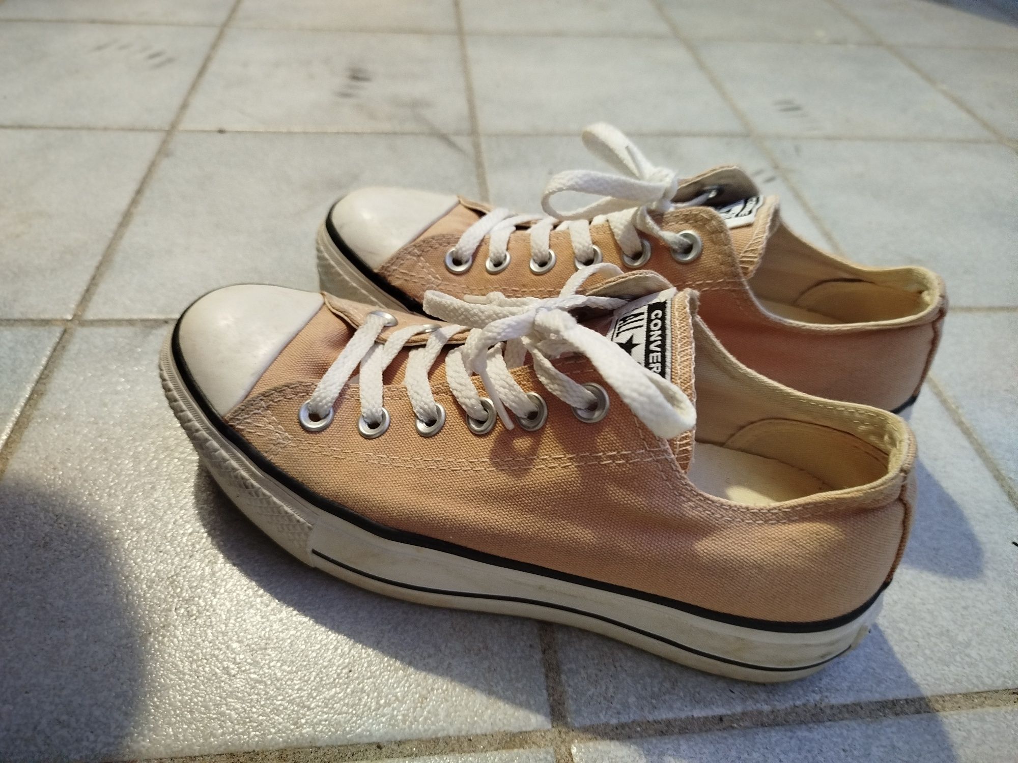Tênis all star quase novo