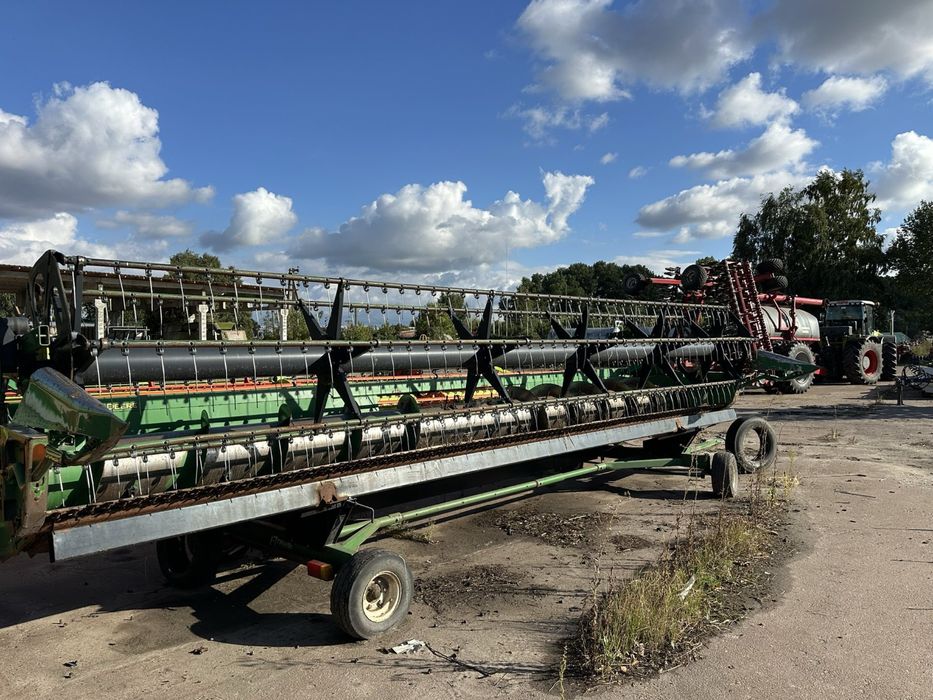 Комбайн John Deere W650