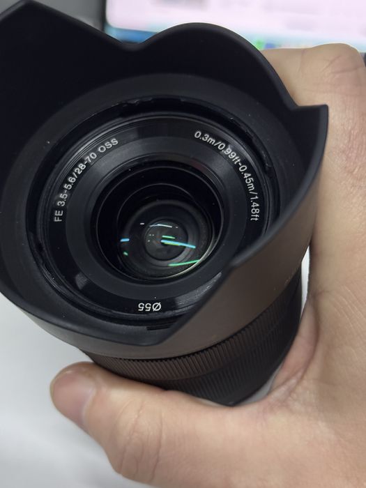 Об'єктив Sony FE 28 - 70 F 3.5 - 5.6 OSS гарний стан