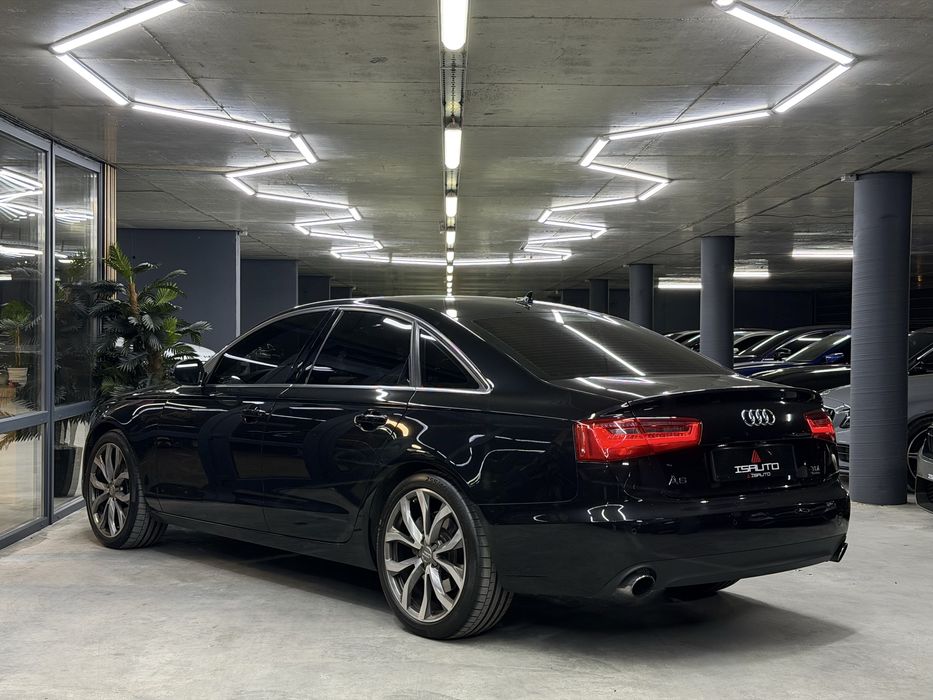 Audi A6.