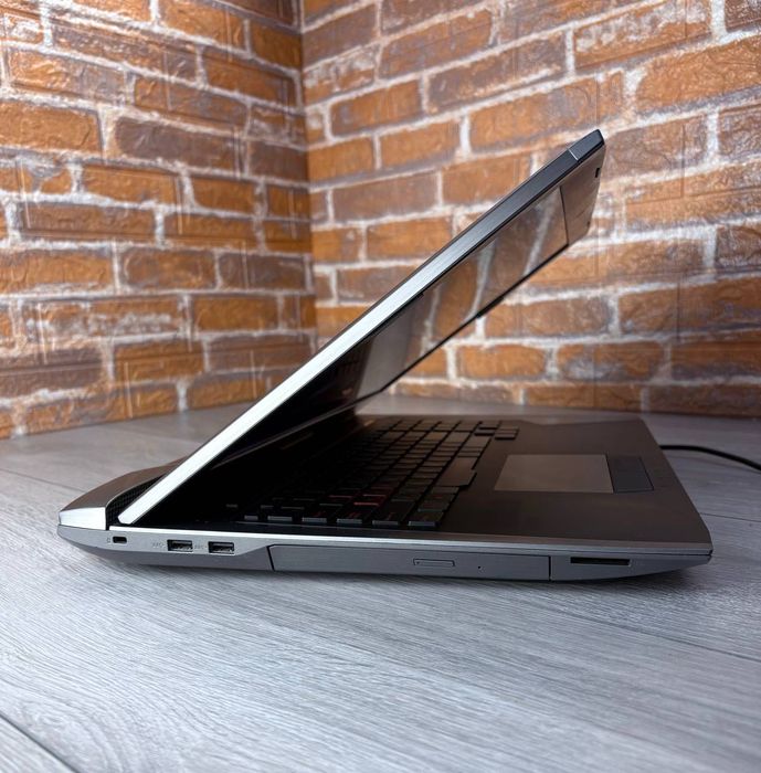 17,3ʼʼ  75Гц Asus ROG G752V/GTX 970M 6gb/i7-6700HQ/SSD-512gb/RAM-16gb