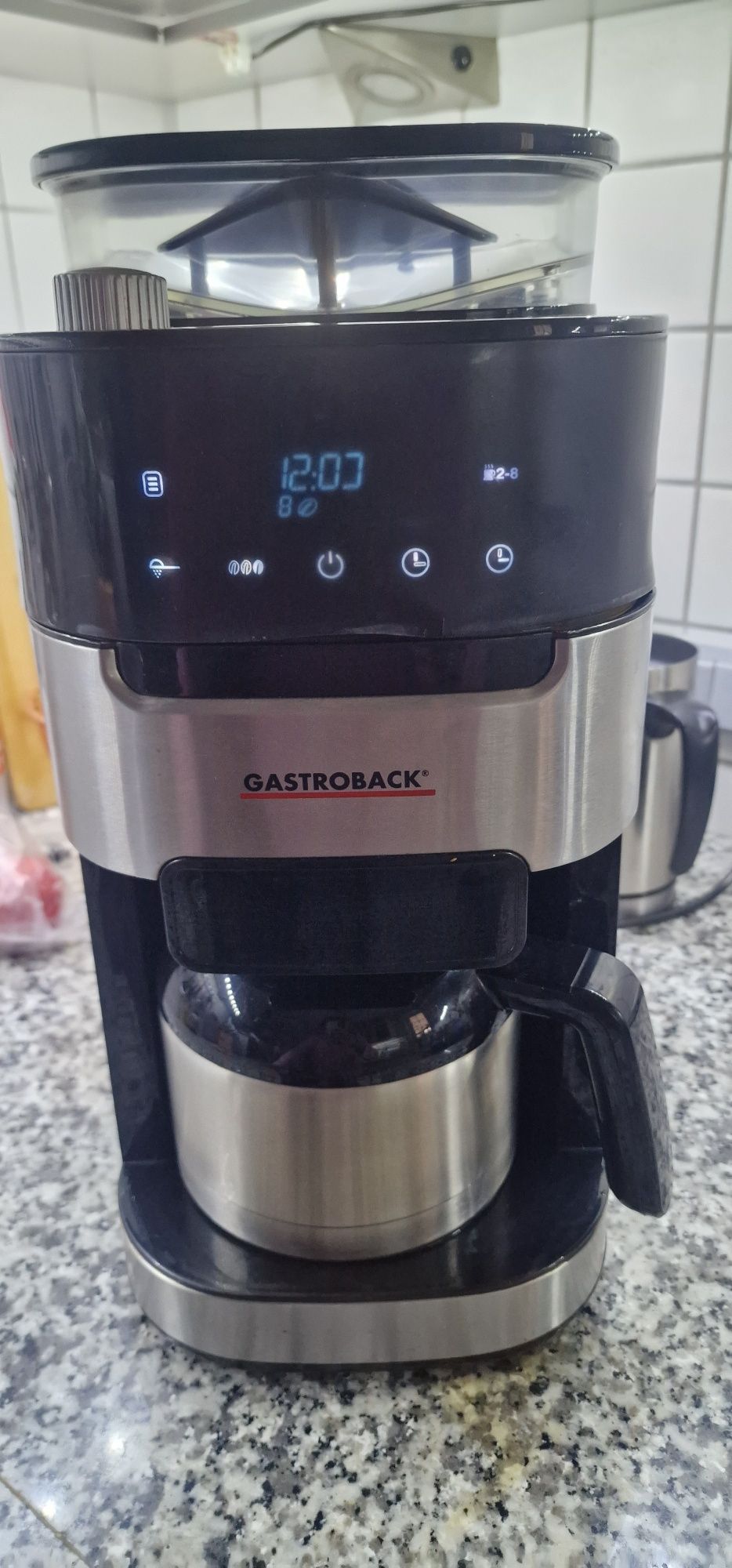 Ekspres z młynkiem  do kawy Gastroback