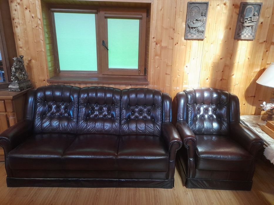 Шкіряний диван в хорошому стані
