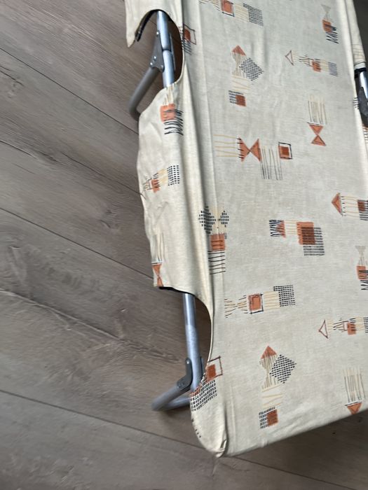 Dziecięcy leżak na działkę