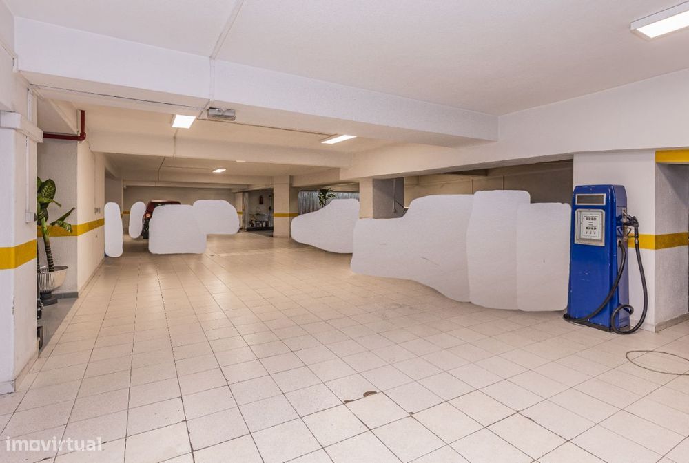 Garagem / Estacionamento para venda na Av. João XXI