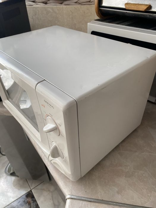 Мікрохвильовка,мікрохвильова піч Daewoo