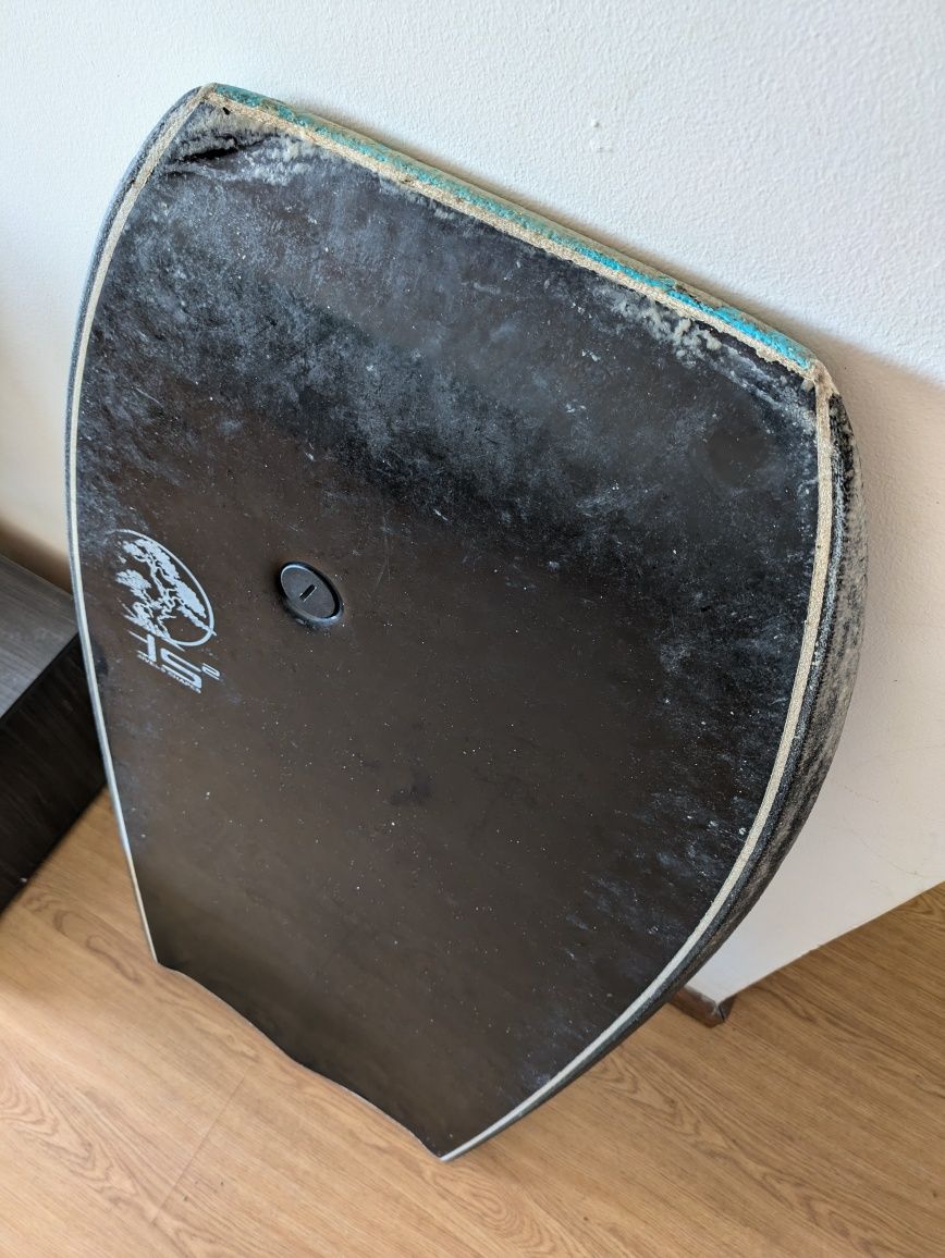 Prancha bodyboard 42" Bat tail + Mochila + leash