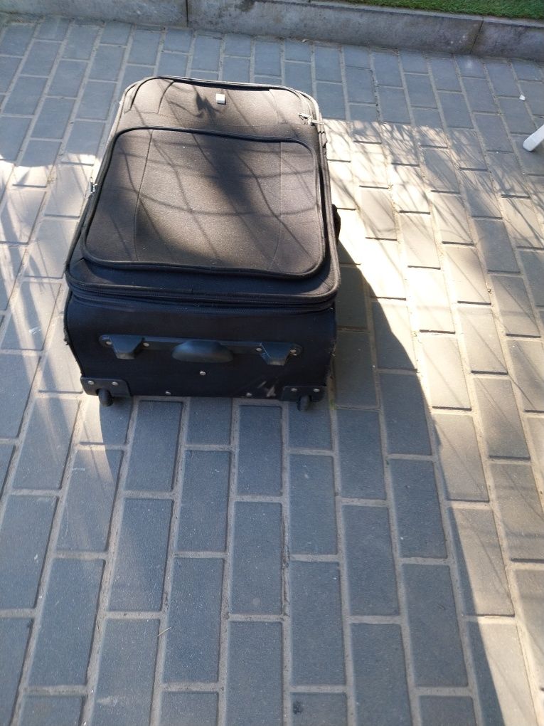 Sprzedam walizkę