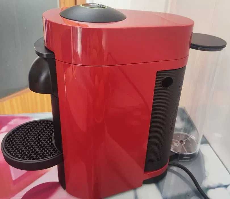 Máquina café Nespresso Delonghi Automática Vertuo PLUS Vermelha