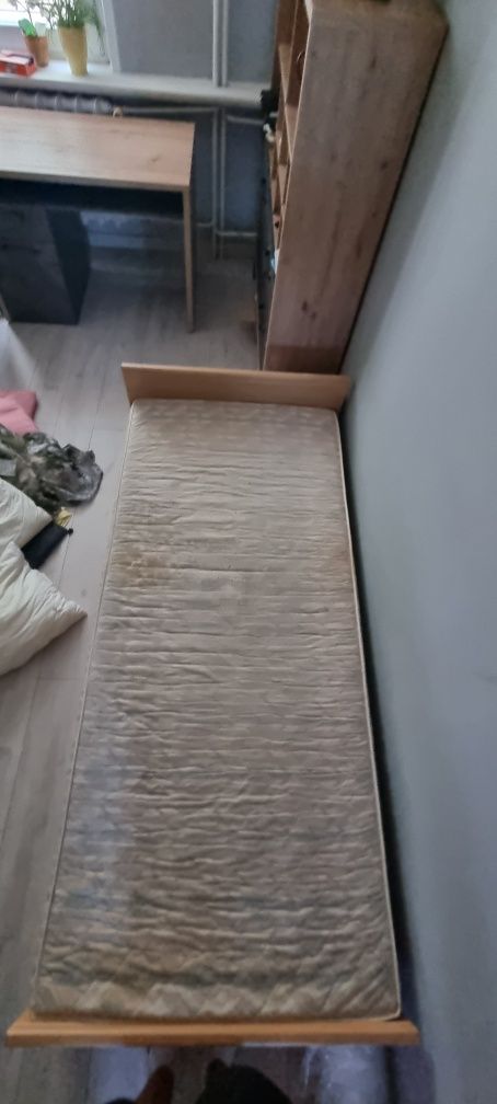 Tapczan na sprężynach