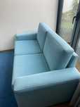 Sofa azul quarto crianca