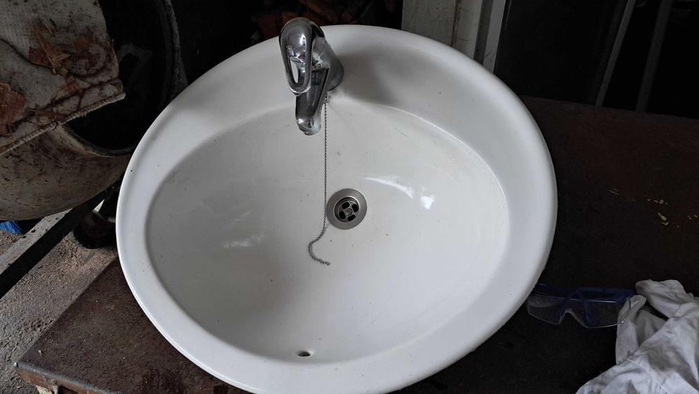 Lavatorio com torneira