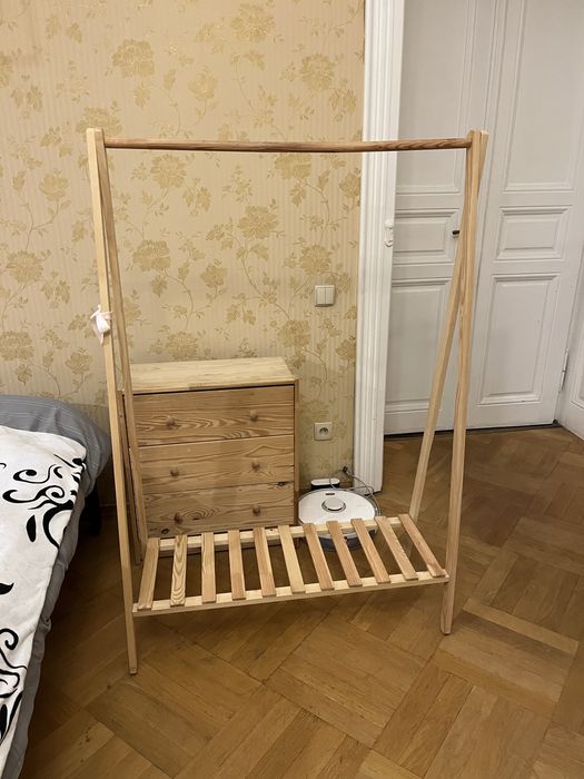 Вішалка для одягу, рейл деревʼяний