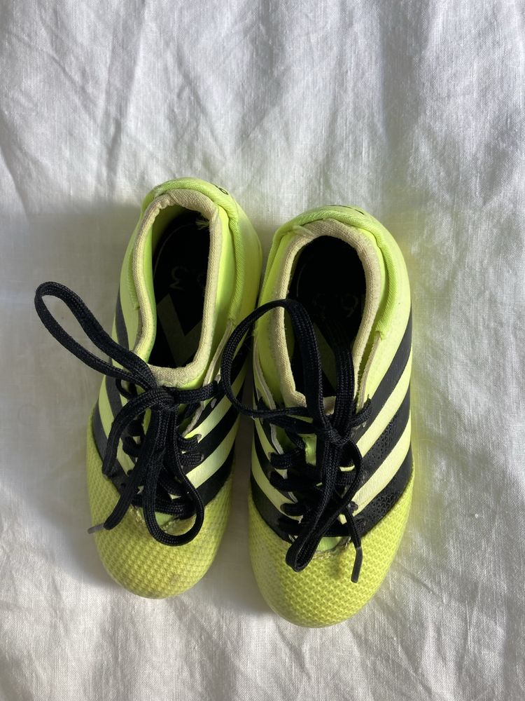 Buty korki adidas rozm. 28