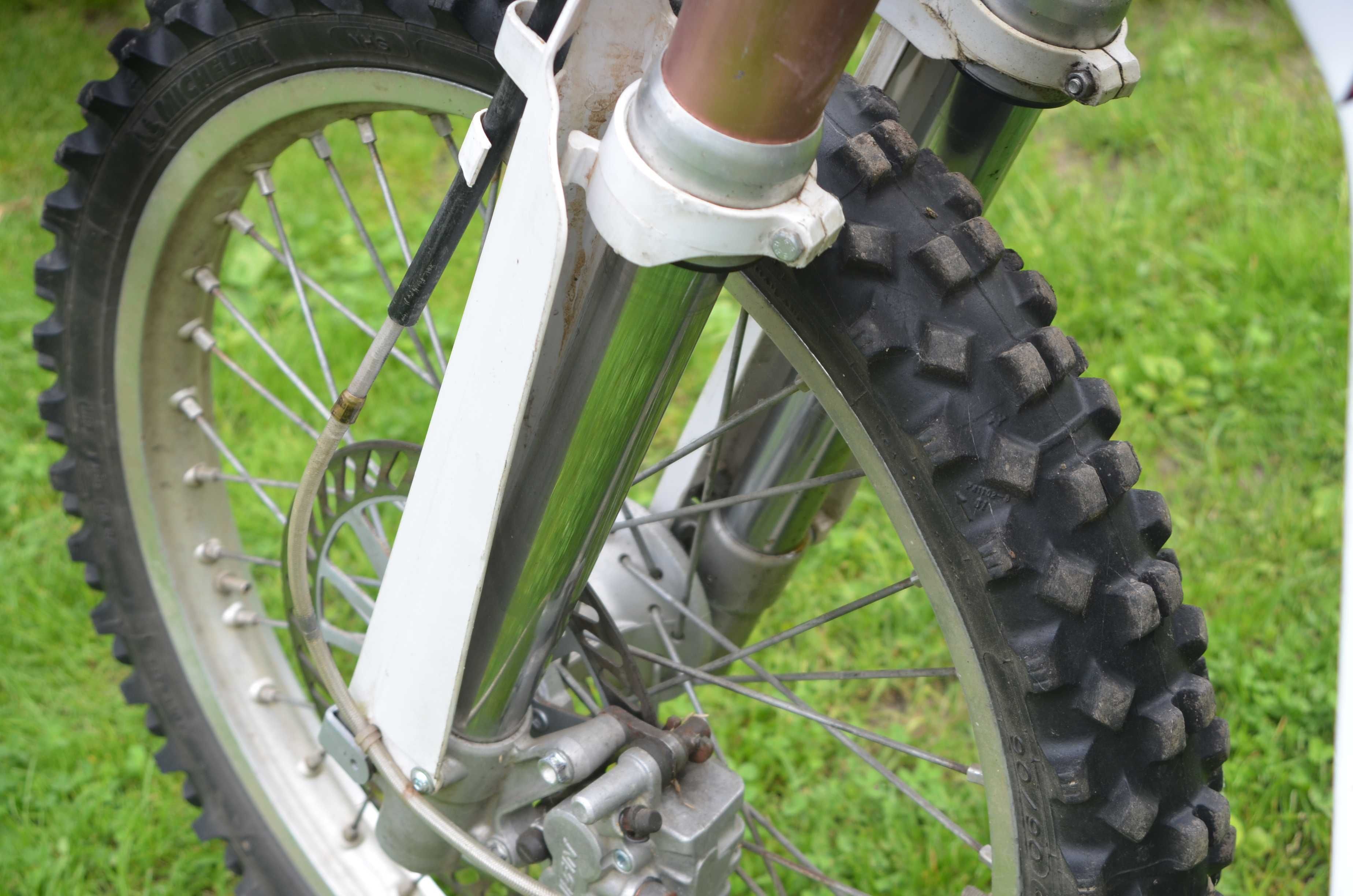 Yamaha YZ250, 1990r odrestałrowana zamianą