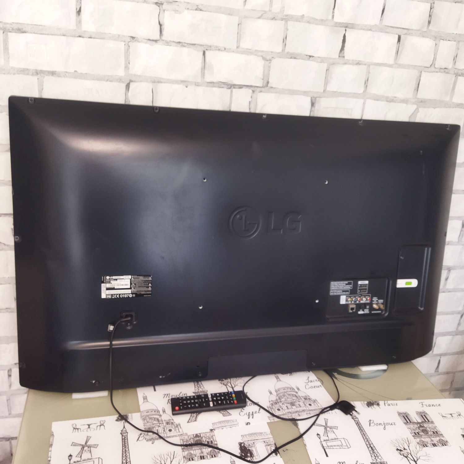 Продається телевізор LG 49LH604V