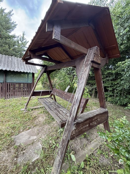 Продаж будинок з доглянутою територією