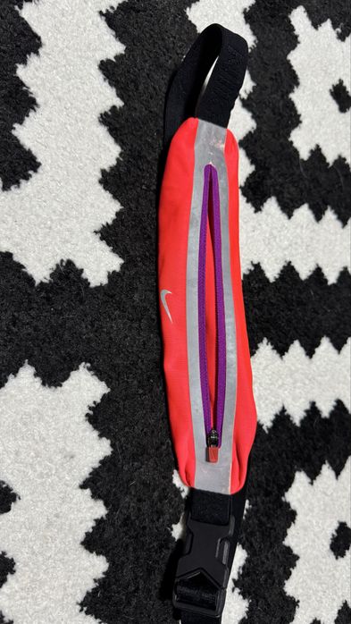 Бігова бананка nike