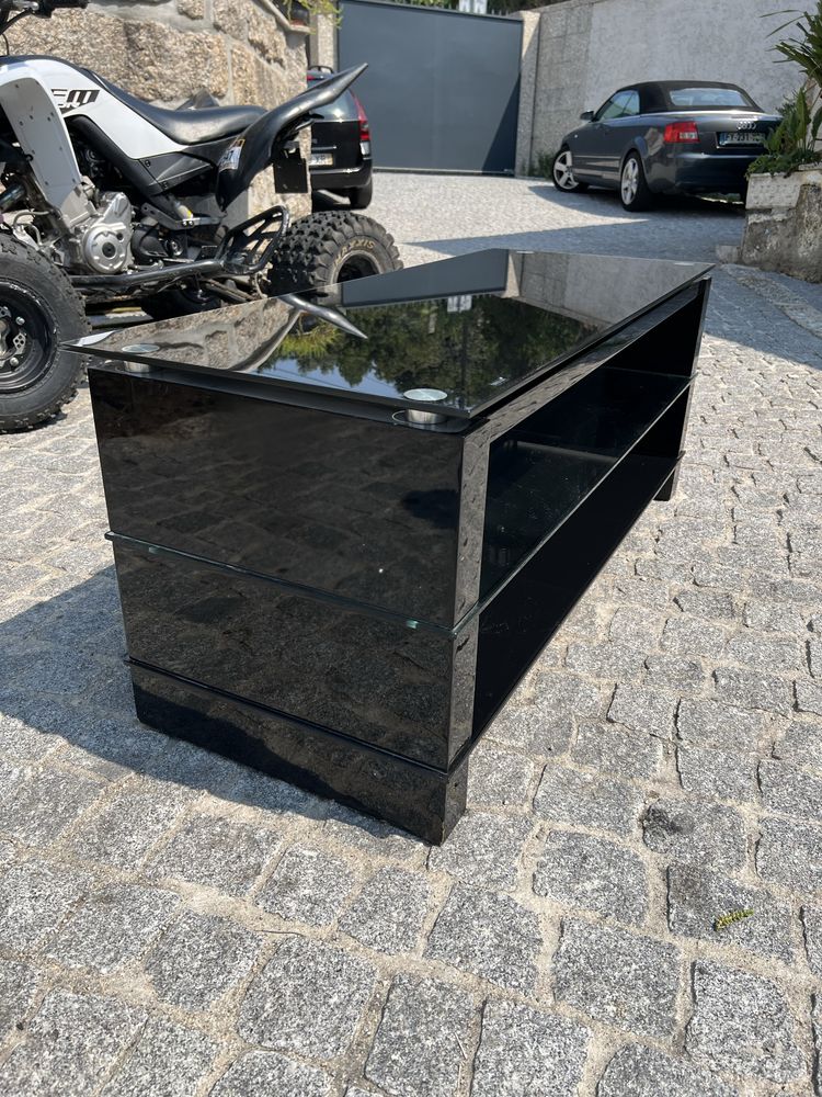 Mesa de centro em vidro