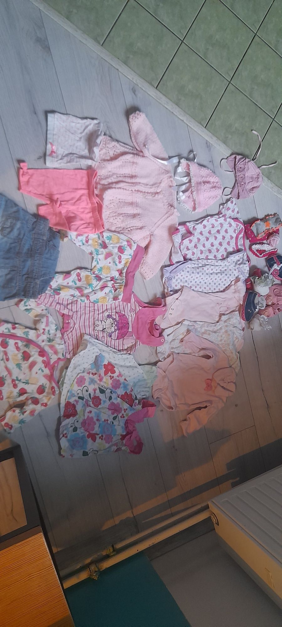 Wielka paczka ubrań 62 dla dziewczynki tanio
