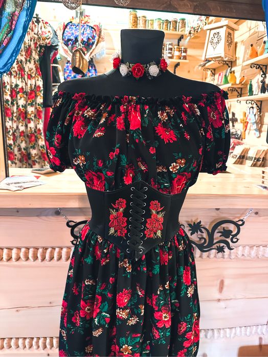 Długa wieczorowa sukienka góralska na wesele hiszpanka