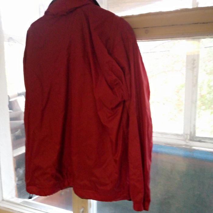 Куртка- ветровка. С капюшоном.мужская