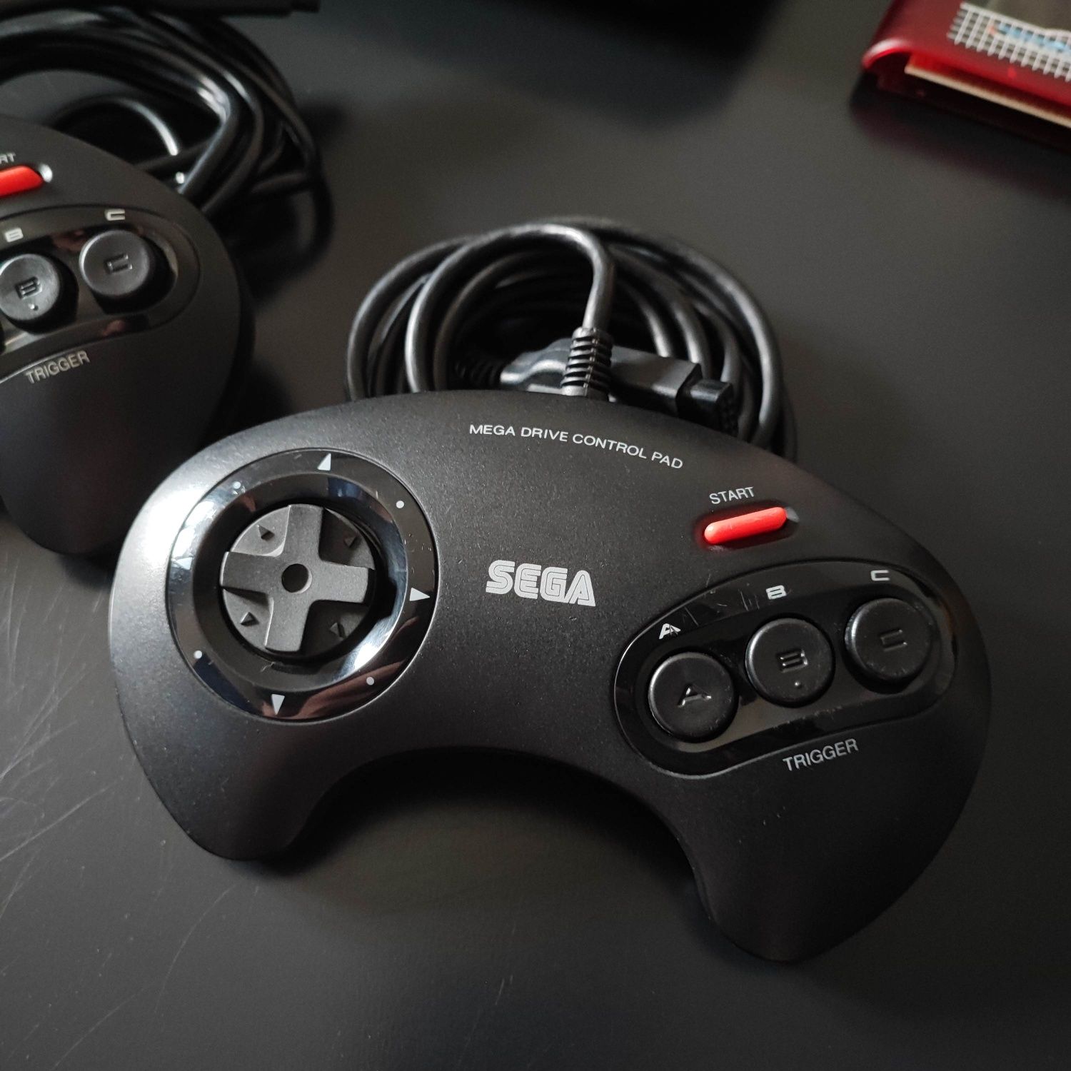 Sega Megadrive II + 2 Comandos + Jogos