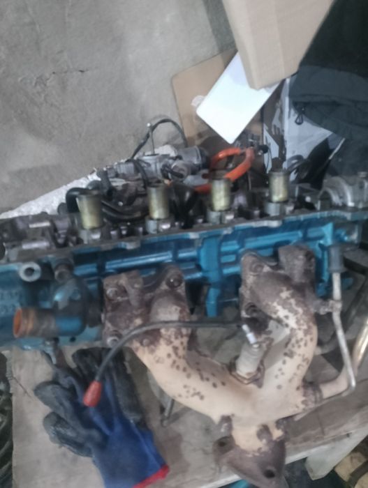 Двигун в розібраному вигляді на ниссан примера р10 1.6 бензин