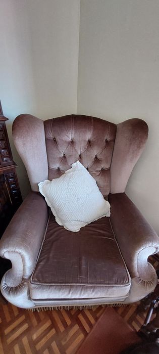 Sofás de veludo estilo antigo