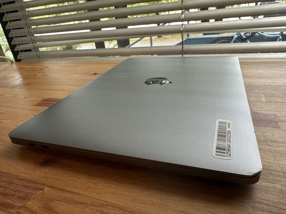 Laptop Apple MacBook pro 13 A2338 M2 16gb 512gb SSD space gray A+ Fv23