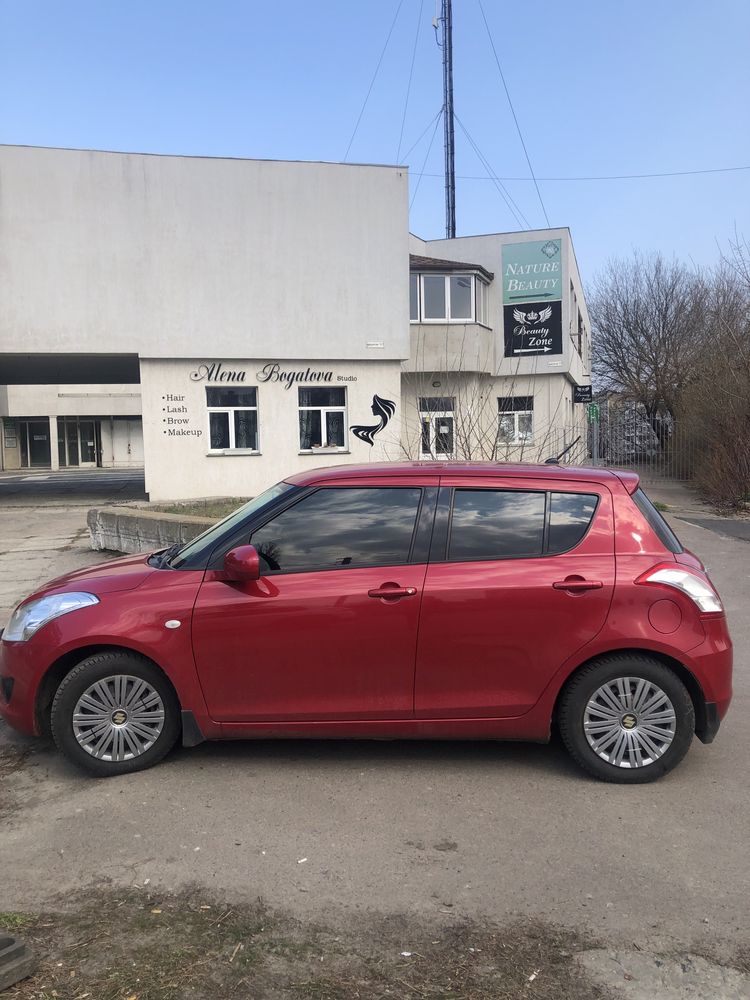 Автомобиль Suzuki Sweeft