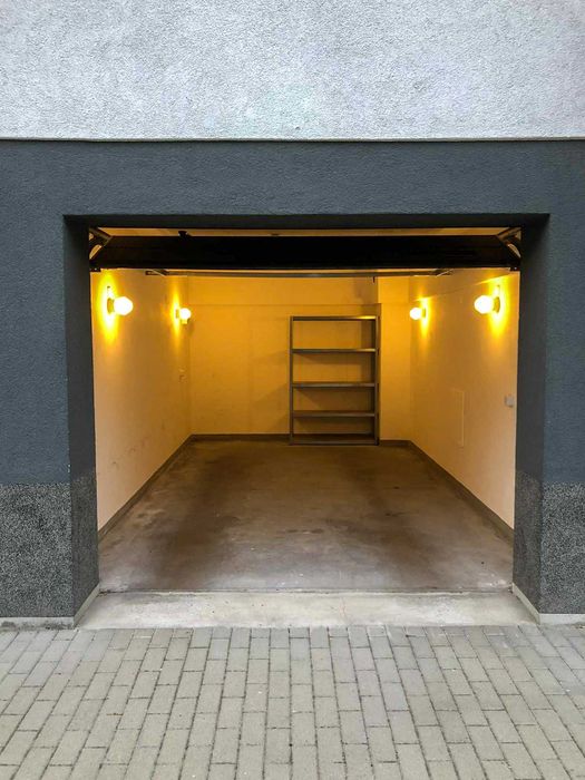 Garaż do wynajęcia na Kadetów